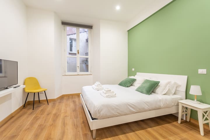 2 BDR Navona Quintessential Charm