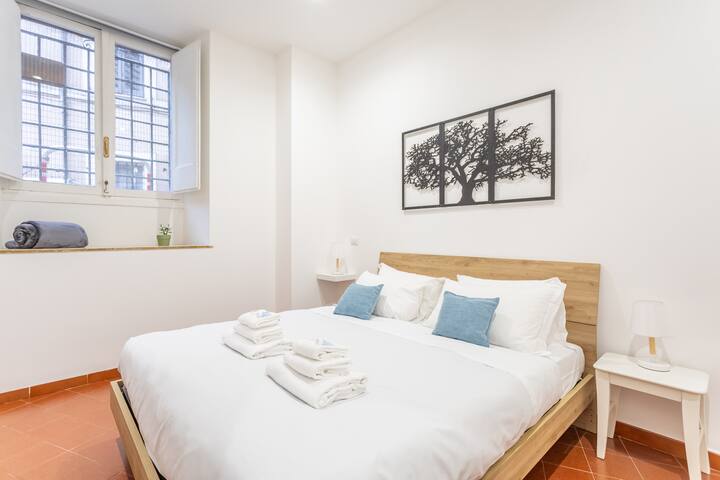 2 BDR Navona Quintessential Charm gallery image 2