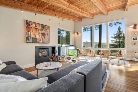 Magic Madrone-MLK/PresidentWeek! Hottub/Views/WiFi