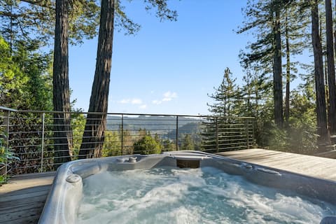 MagicMadrone~Majestical Redwood Views & HotTub