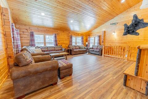 Cedar Pine Lodge and Trails End Barn