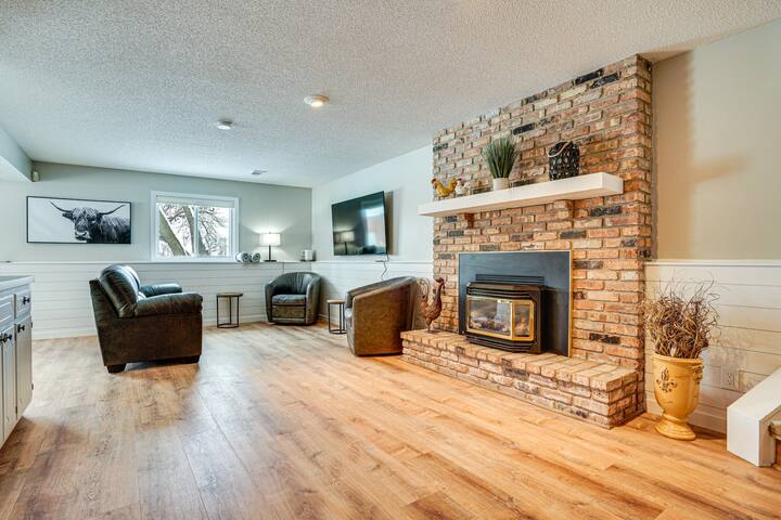 Renovated Blaine Farmhouse w/ Heated Pole Barn! gallery image 3