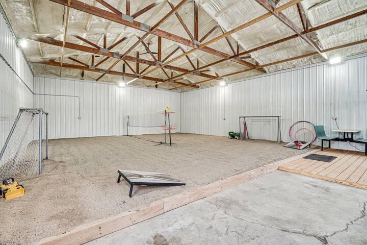 Renovated Blaine Farmhouse w/ Heated Pole Barn! gallery image 2