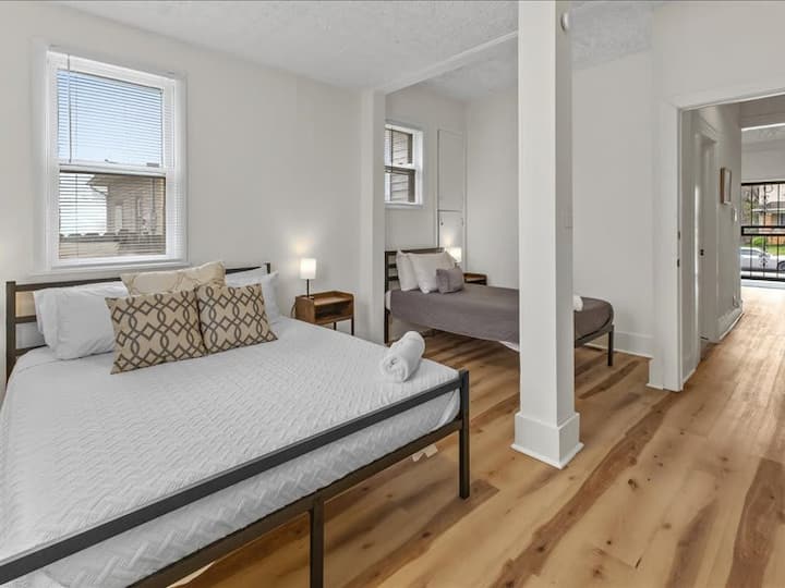 Dormitorio 1 queen y dos camas individuales