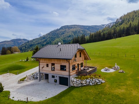 Detached Chalet ski in-ski out with sauna