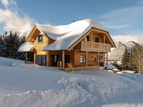 Detached Chalet ski in-ski out with sauna