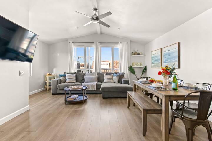 5 Bedrooms! Views-BBQ-Parking-Beach+Bay Access gallery image 3