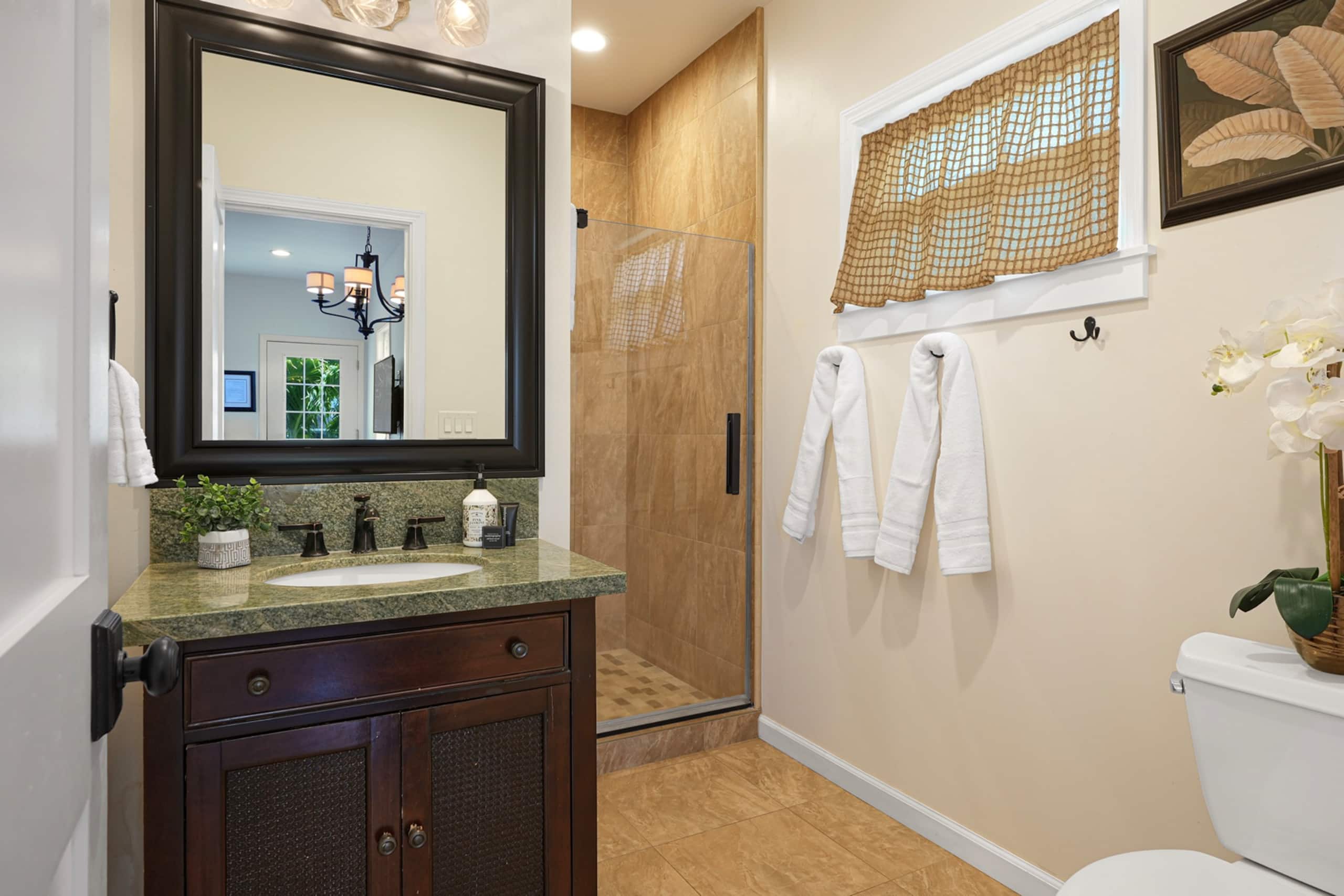 Newly Upgraded Modern Cottage in Poipu with A/C - Image 8