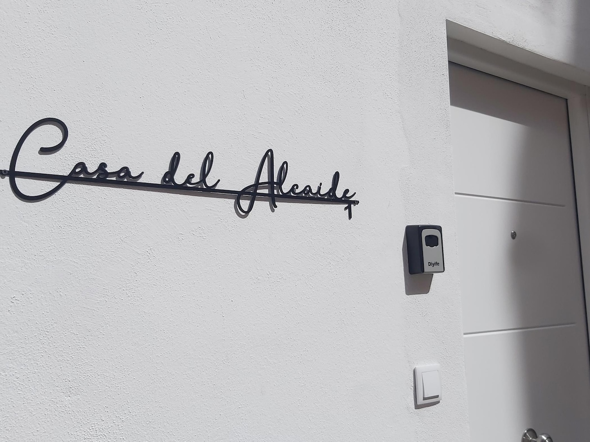 Popular Airbnb listing: From the Parque Flats Casa del Alcaide in San Miguel