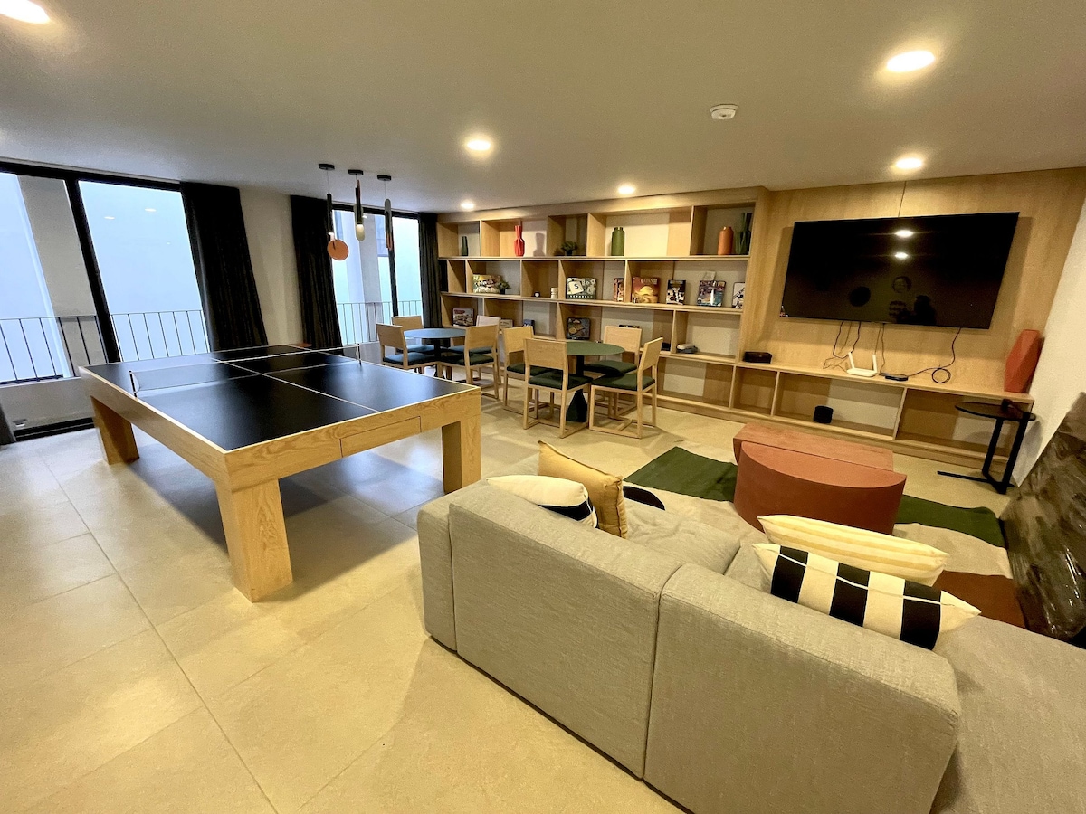 Dhomë lojërash në dispozicionin tënd