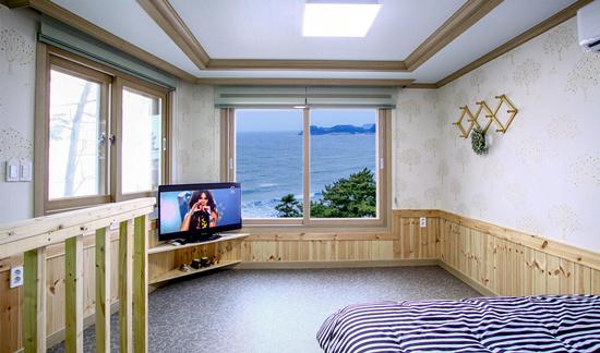Habitación acogedora y acogedora, viajes (12 pyeong loft, vista al mar ...