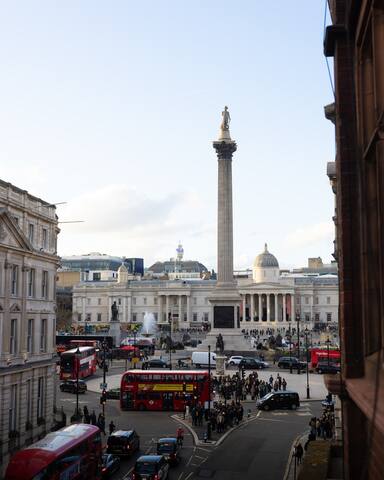 Spacious two-bed apartment 100m from Trafalgar sqr gallery image 5