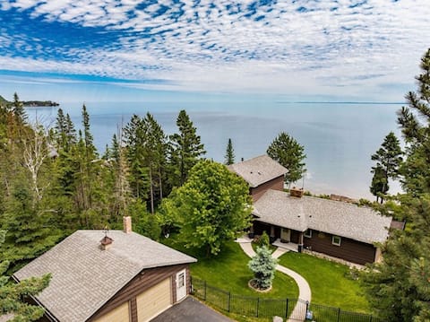 Luxurious Home on Lake Superior | Fjordheim