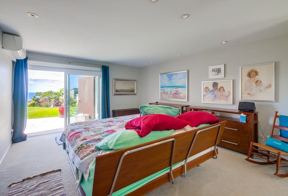 Ოკეანის ხედი მთავარი საძინებლიდან