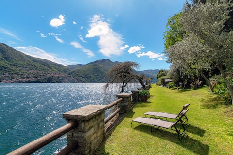 Lakeside flat (Darsena Lake View)