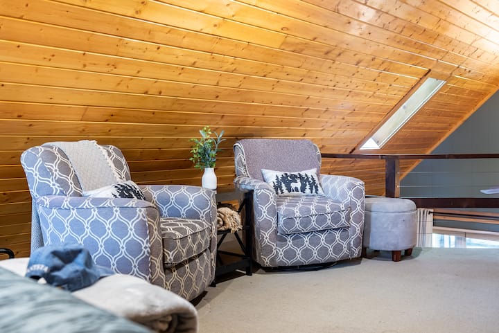 Თანამედროვე ლოფტი.