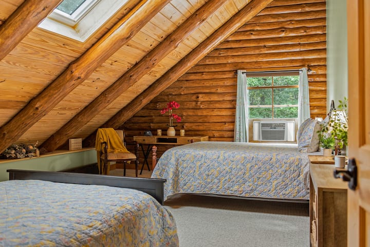 El dormitorio 3 cuenta con dos camas tamaño queen.