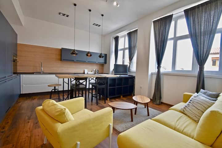 Modern Apartment With 2 Bedrooms Near Arena - Pula