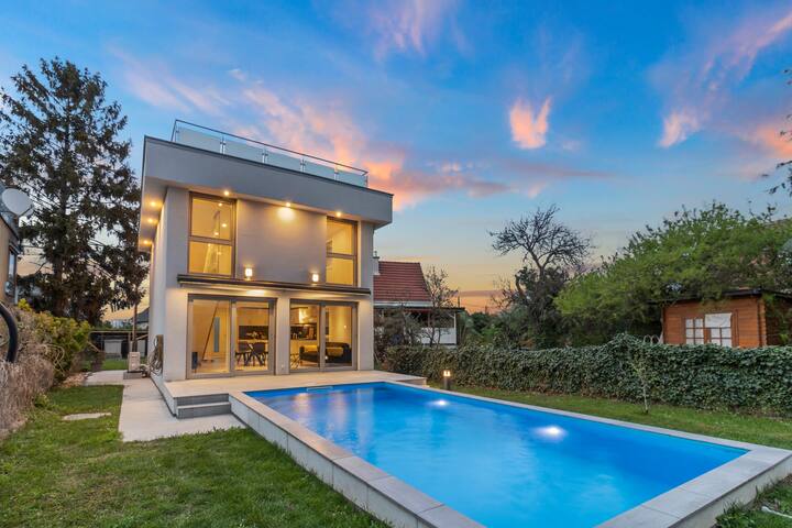 Villa Jäger mit Pool in Wien gallery image 3