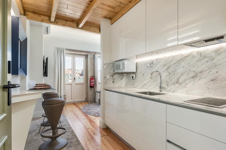 Inviting Central Flat W/terrace By Portodreamstays - Vila Nova de Gaia