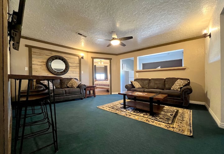 The Boulder Suite - Cozy & Casual Comfort