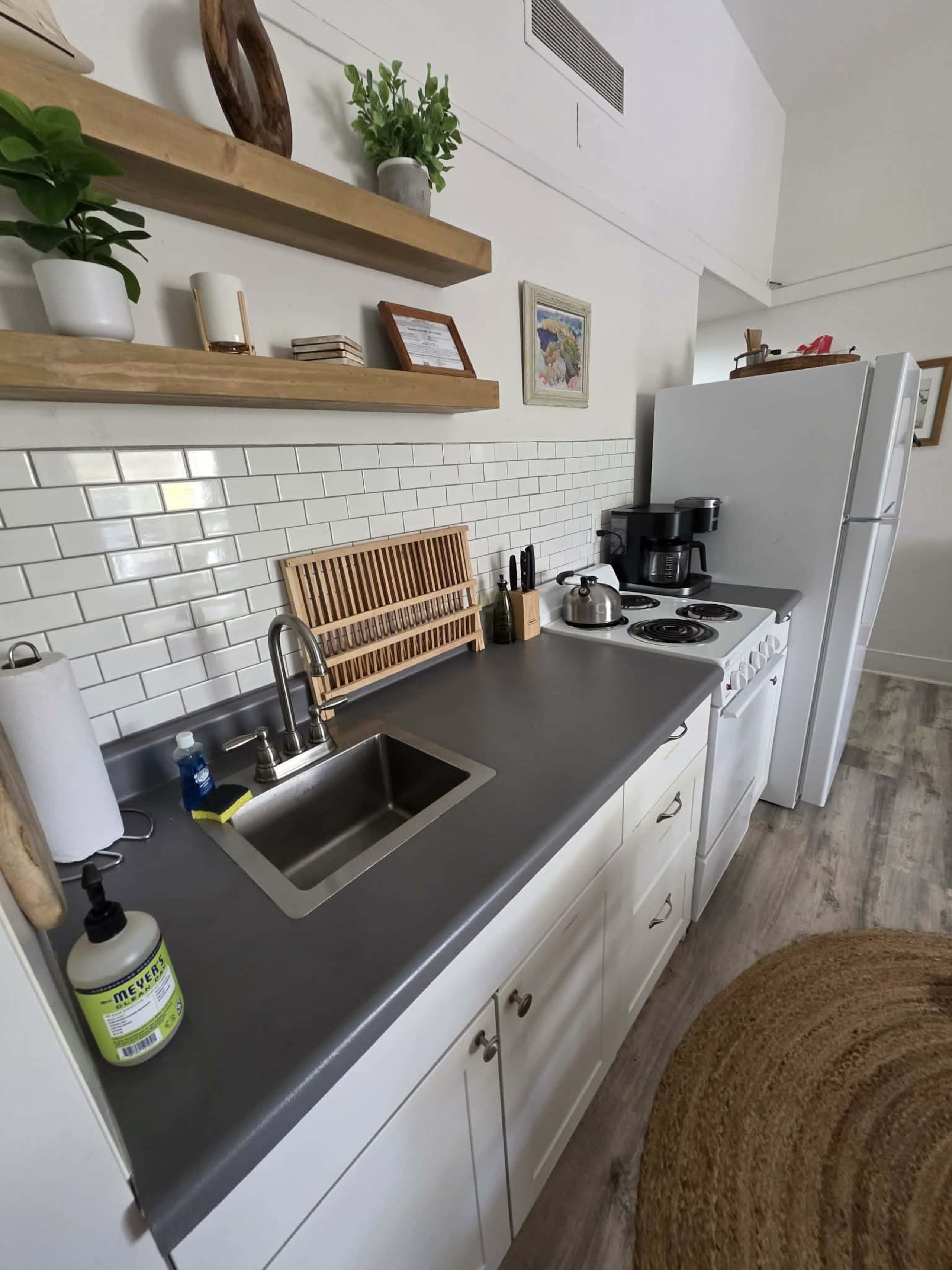 Full Kitchen| Poolside | Walk to Parks & Downtown - Photo 6