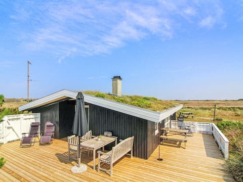 "Scarlett" - 300m from the sea by Interhome