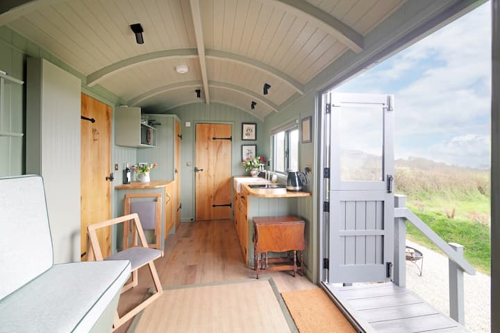 Luxurious Hut With Outdoor Bath & Sea Views - Honiton