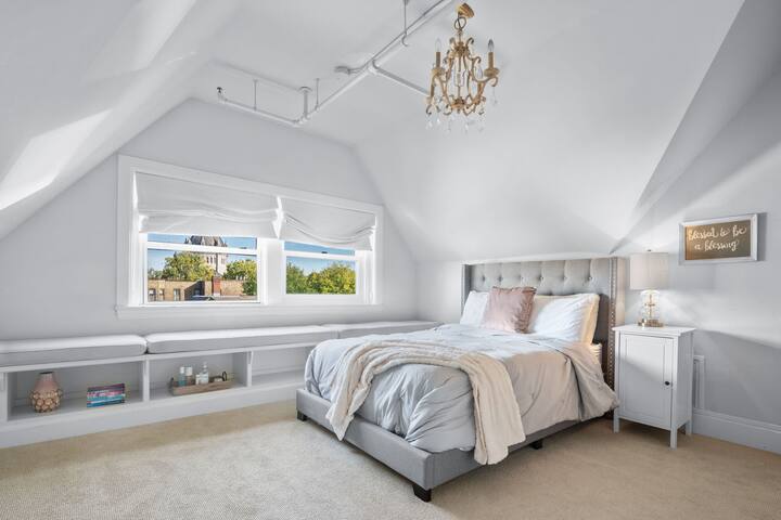 New Victorian Penthouse gallery image 4