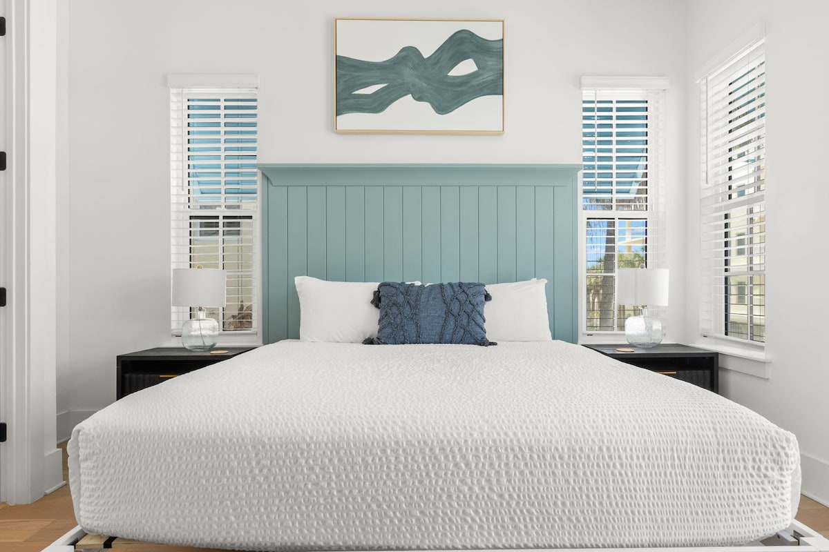 Bračni krevet (širine 180-179 cm) br. 2 sa kupatilom i pametnim TV-om