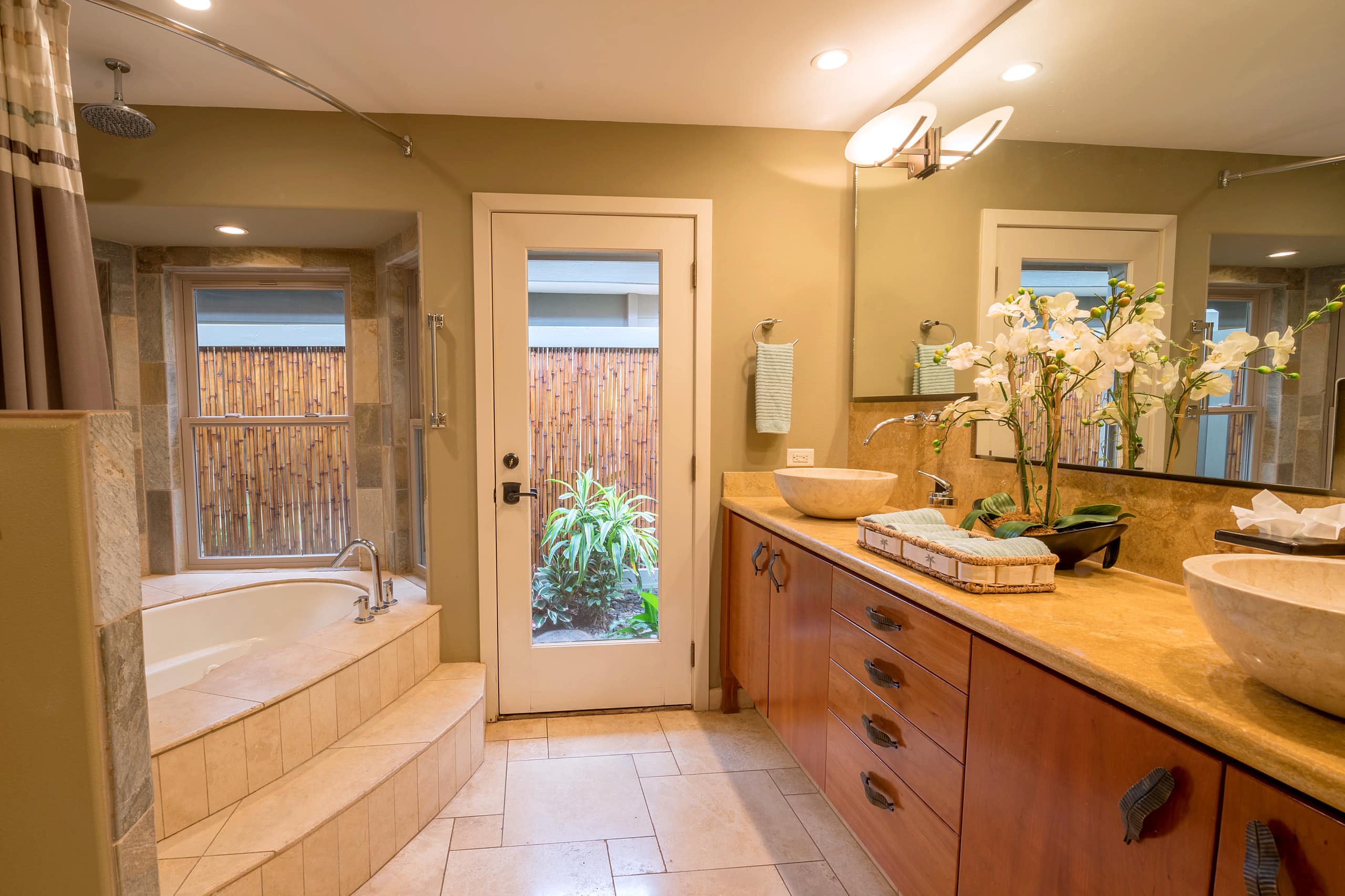 Home in Lahaina · ★4.91 · 4 bedrooms · 5 beds · 4 baths - Image 15