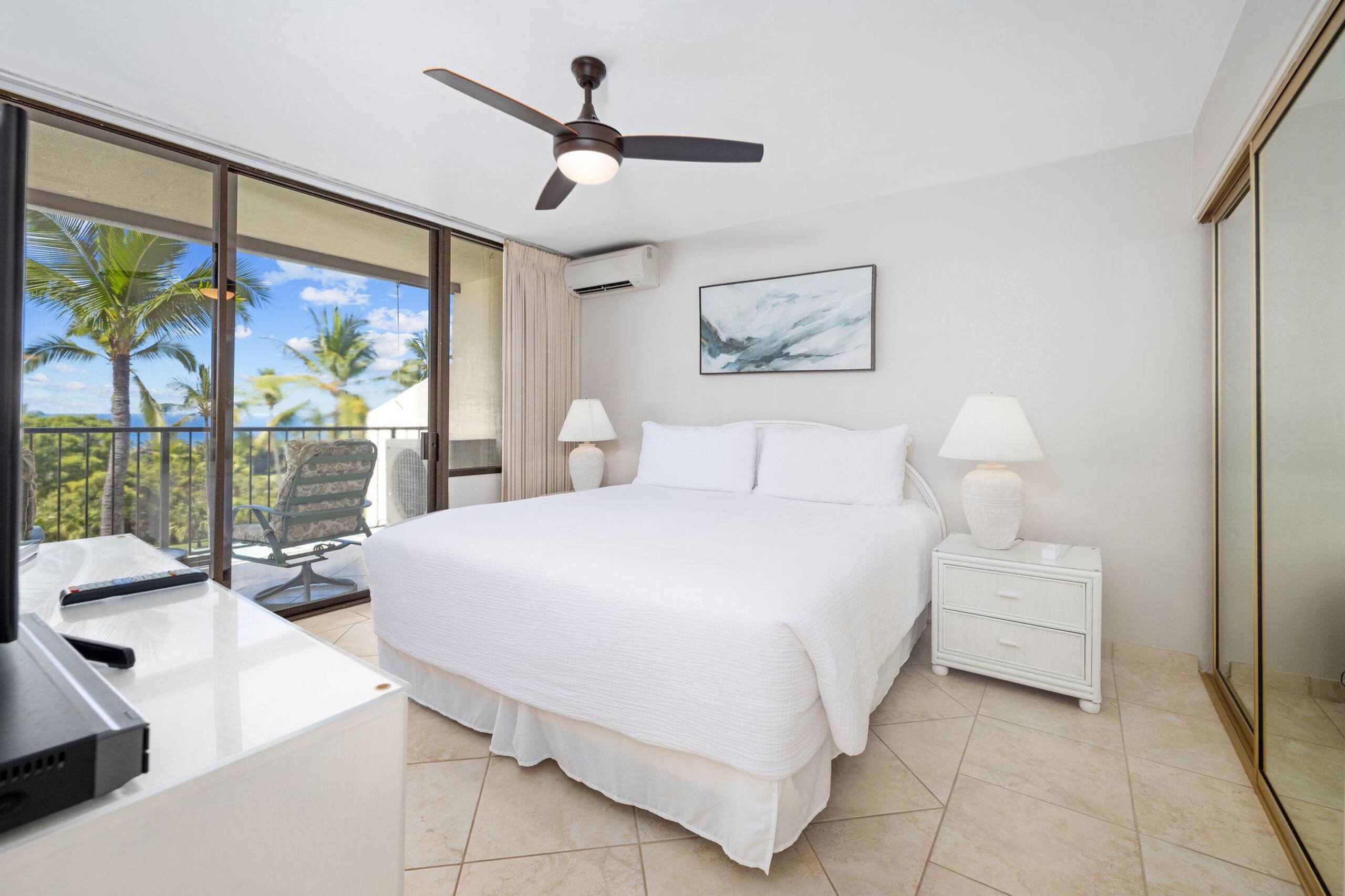 Condo in Kailua-Kona · ★4.67 · 3 bedrooms · 4 beds · 2 private baths - Image 11