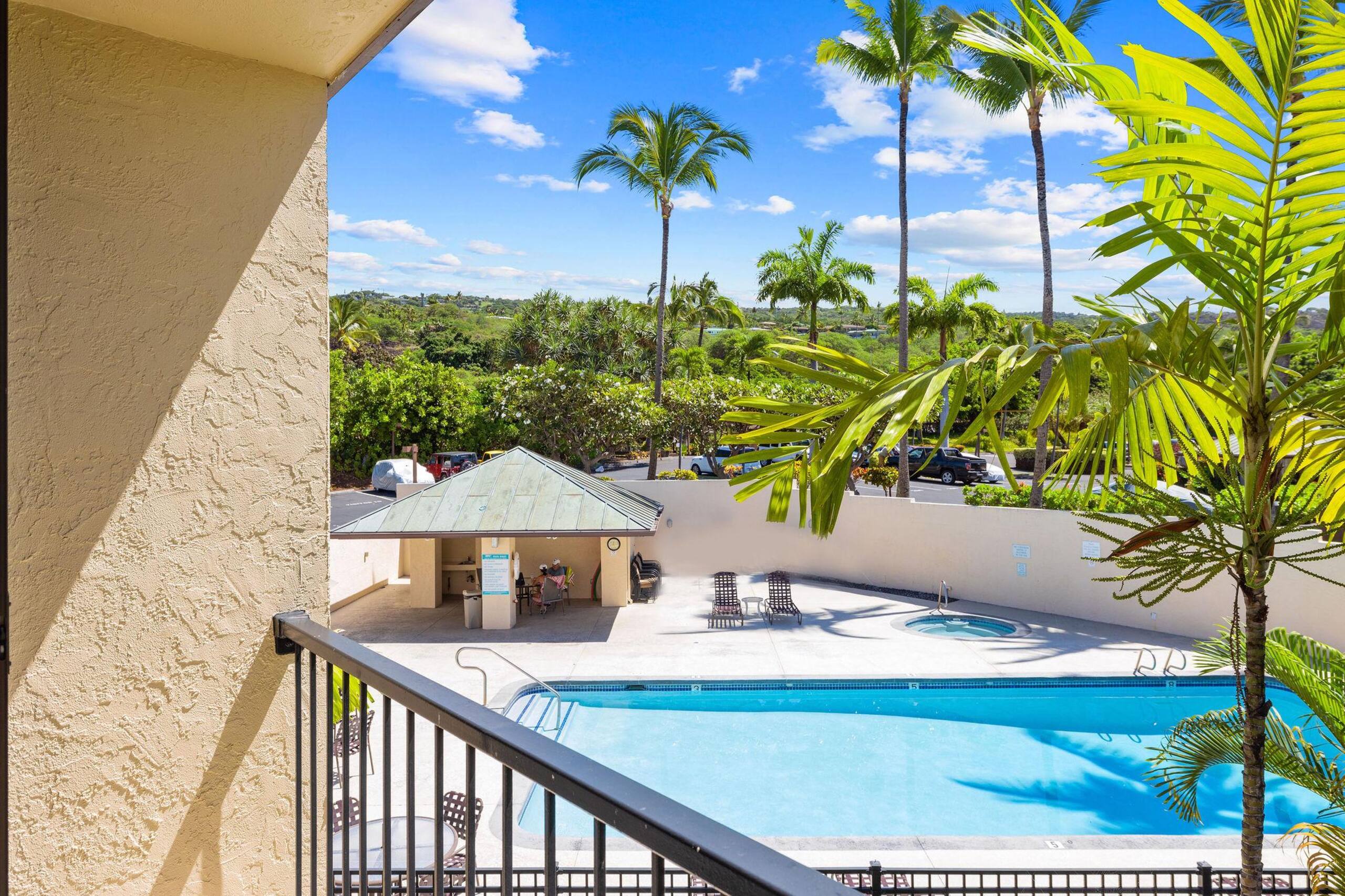 Condo in Kailua-Kona · ★4.67 · 3 bedrooms · 4 beds · 2 private baths - Image 39