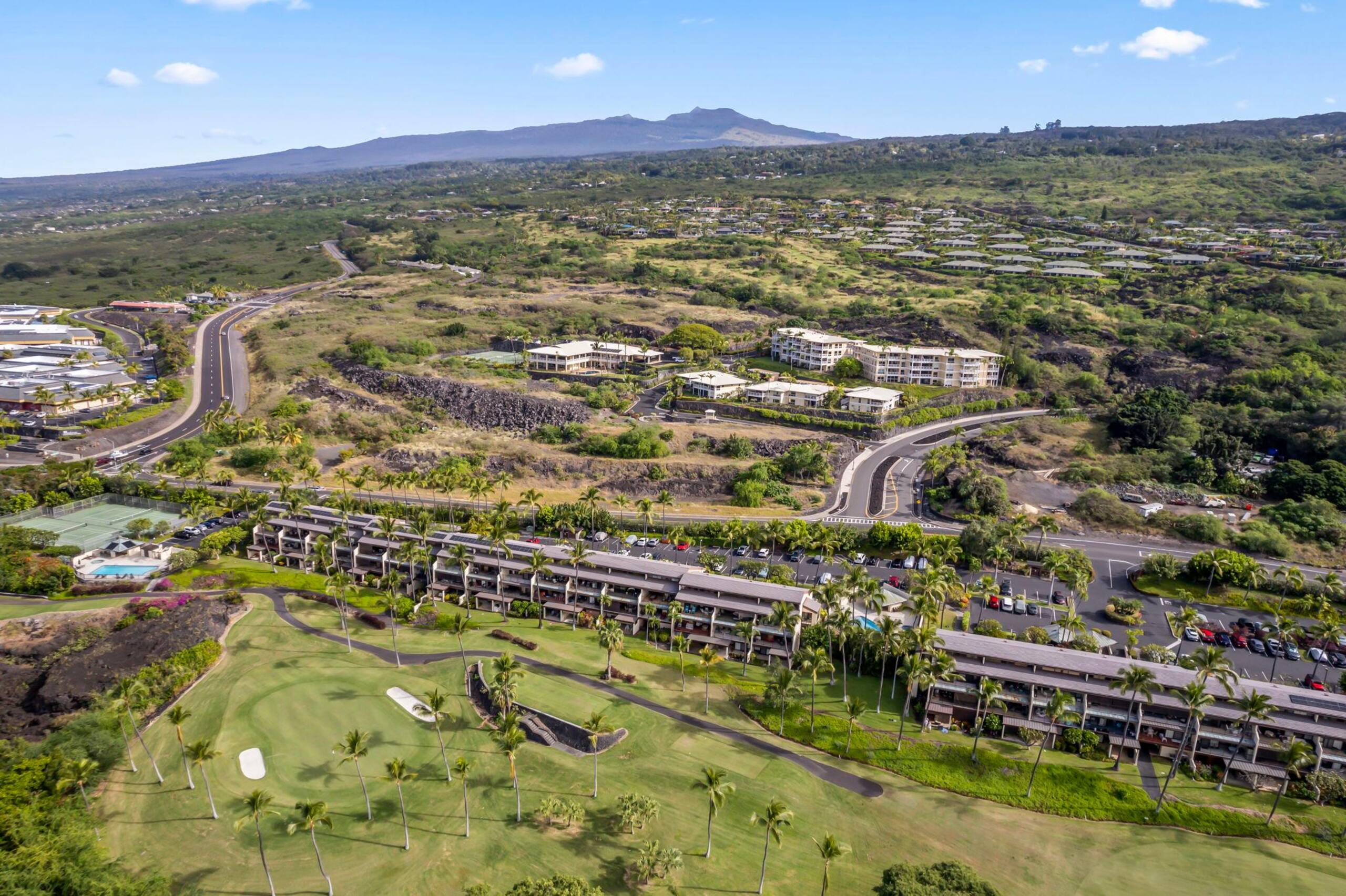 Condo in Kailua-Kona · ★4.67 · 3 bedrooms · 4 beds · 2 private baths - Image 54