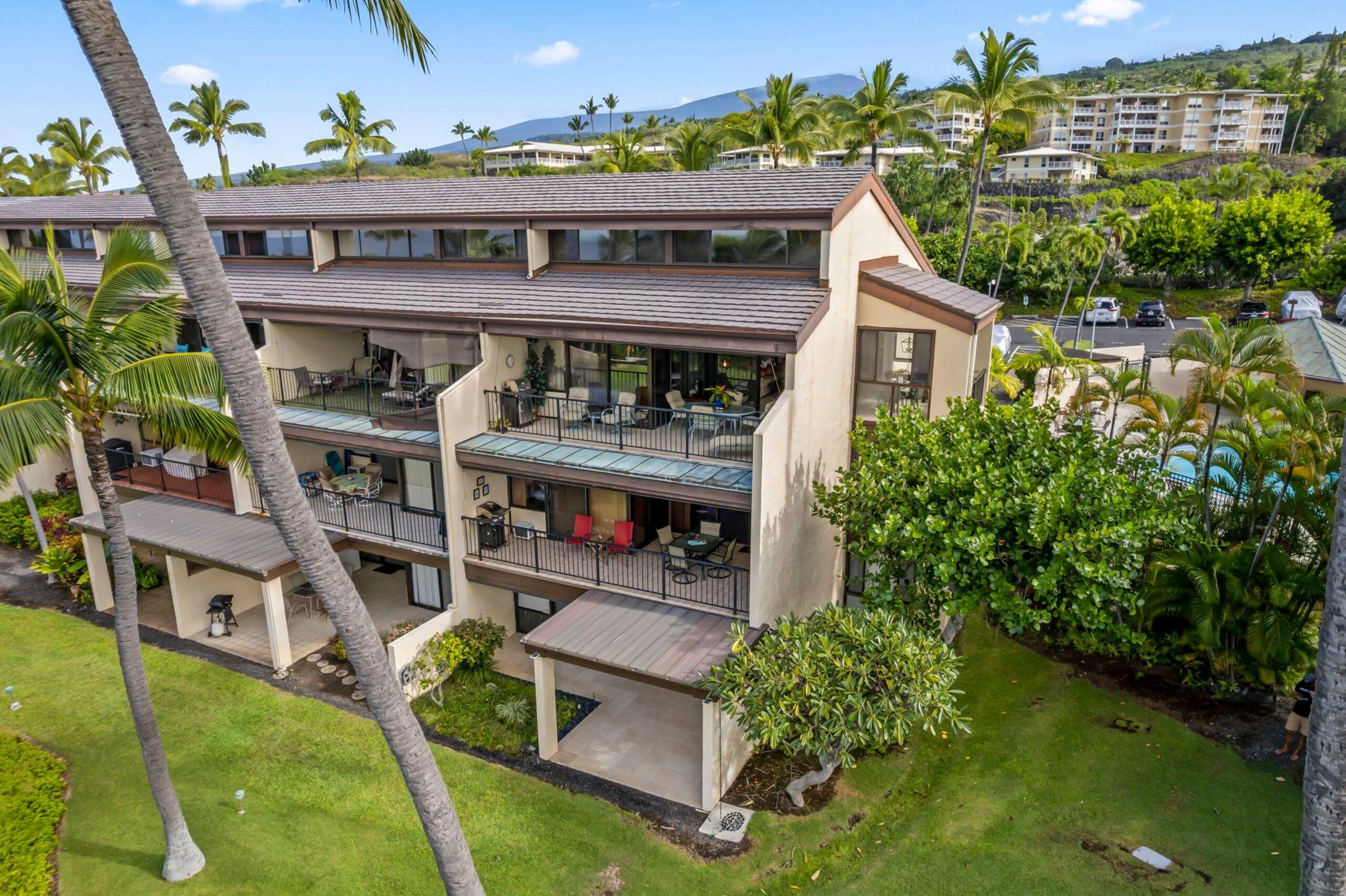 Condo in Kailua-Kona · ★4.67 · 3 bedrooms · 4 beds · 2 private baths - Image 51