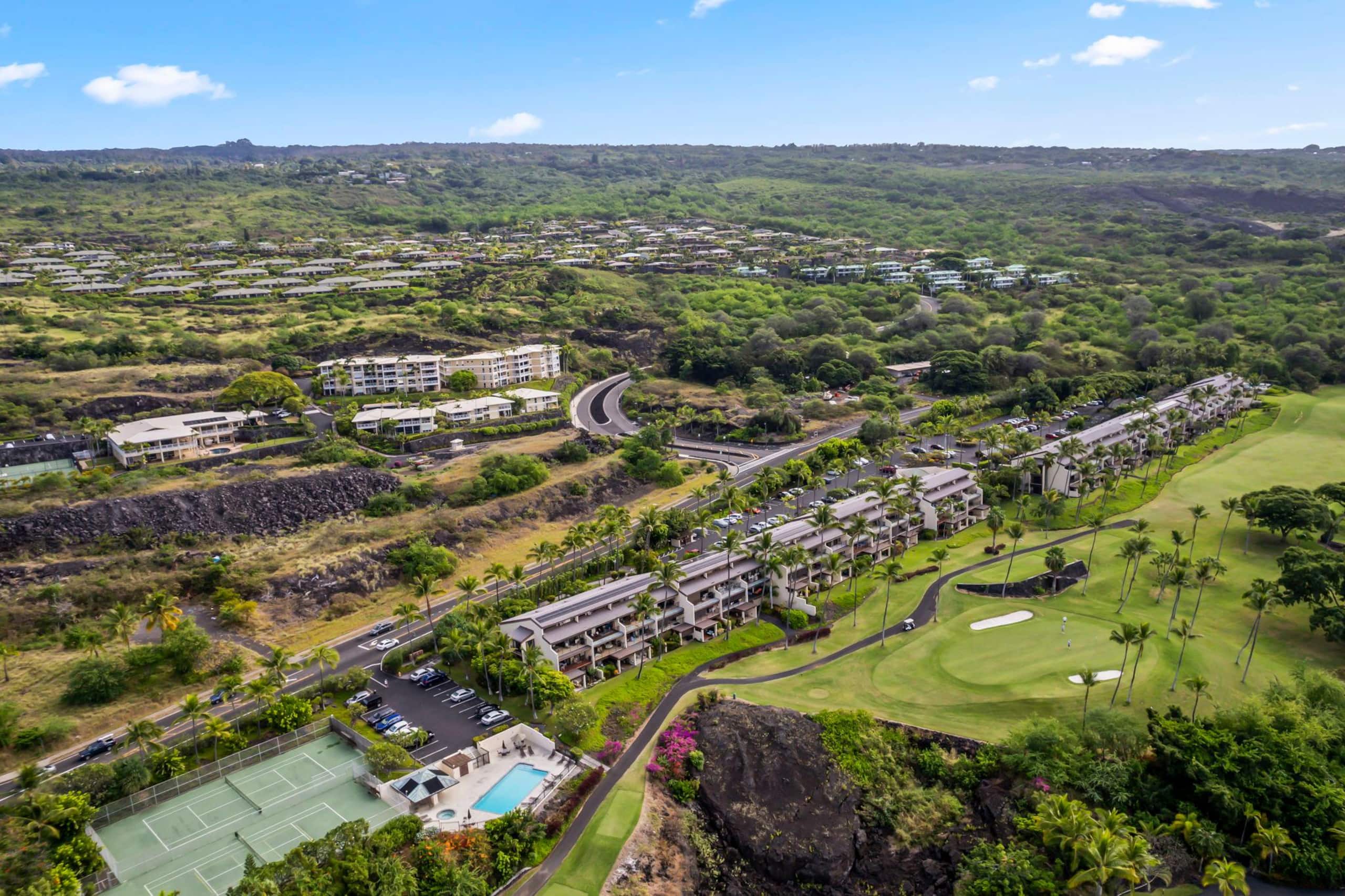 Condo in Kailua-Kona · ★4.67 · 3 bedrooms · 4 beds · 2 private baths - Image 48