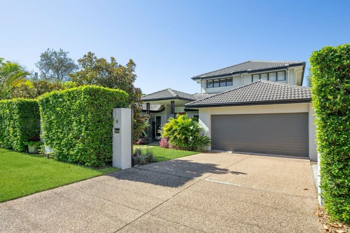 Absolute Beachfront Marcus