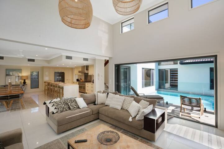 Absolute Beachfront Marcus gallery image 5