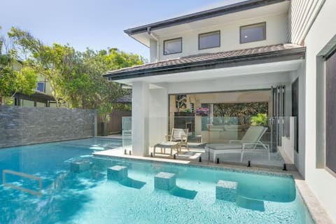 Absolute Beachfront Marcus