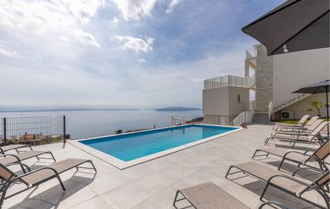 Amazing apartment in Bregi with house sea view