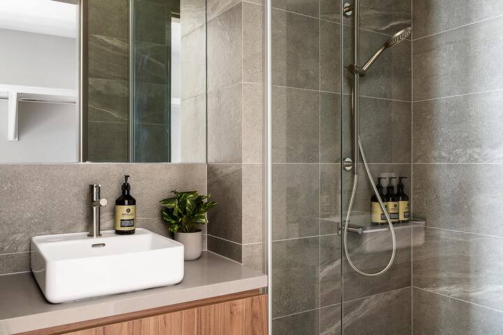 Forbes Manaa Living 2BR+1Bath Suite