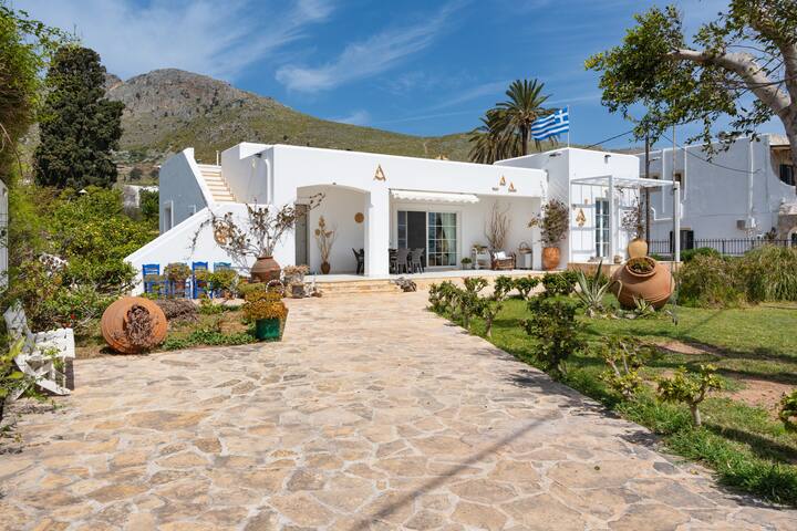 Villa peristeri gallery image 3