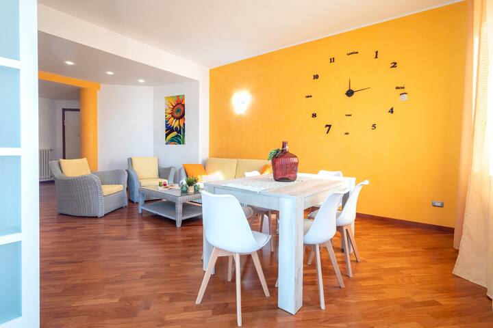 Sole e Girasoli gallery image 3