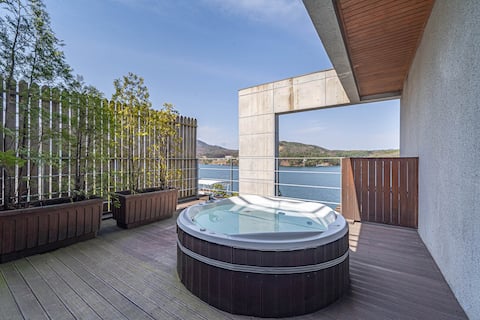Relaxing Retreat in Riverview on the Bukhan River