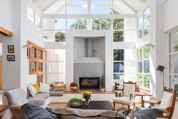 Upper Paradise with Pool Newlands gallery image 2