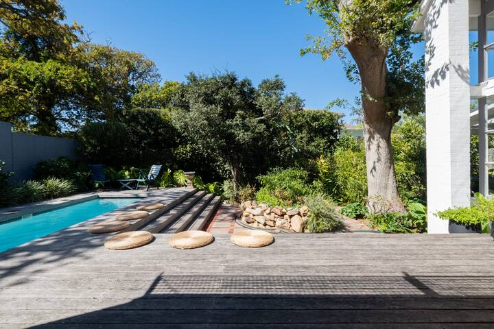 Upper Paradise with Pool Newlands gallery image 4