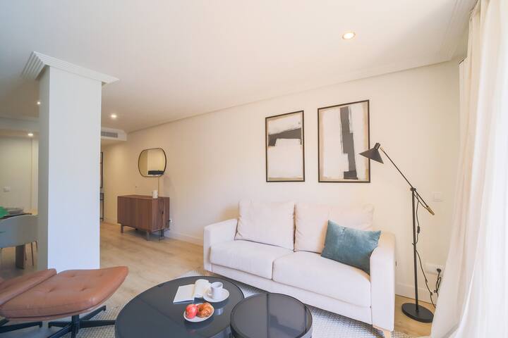 Penthouse 4 Bed with large terrace in Castellana S gallery image 4