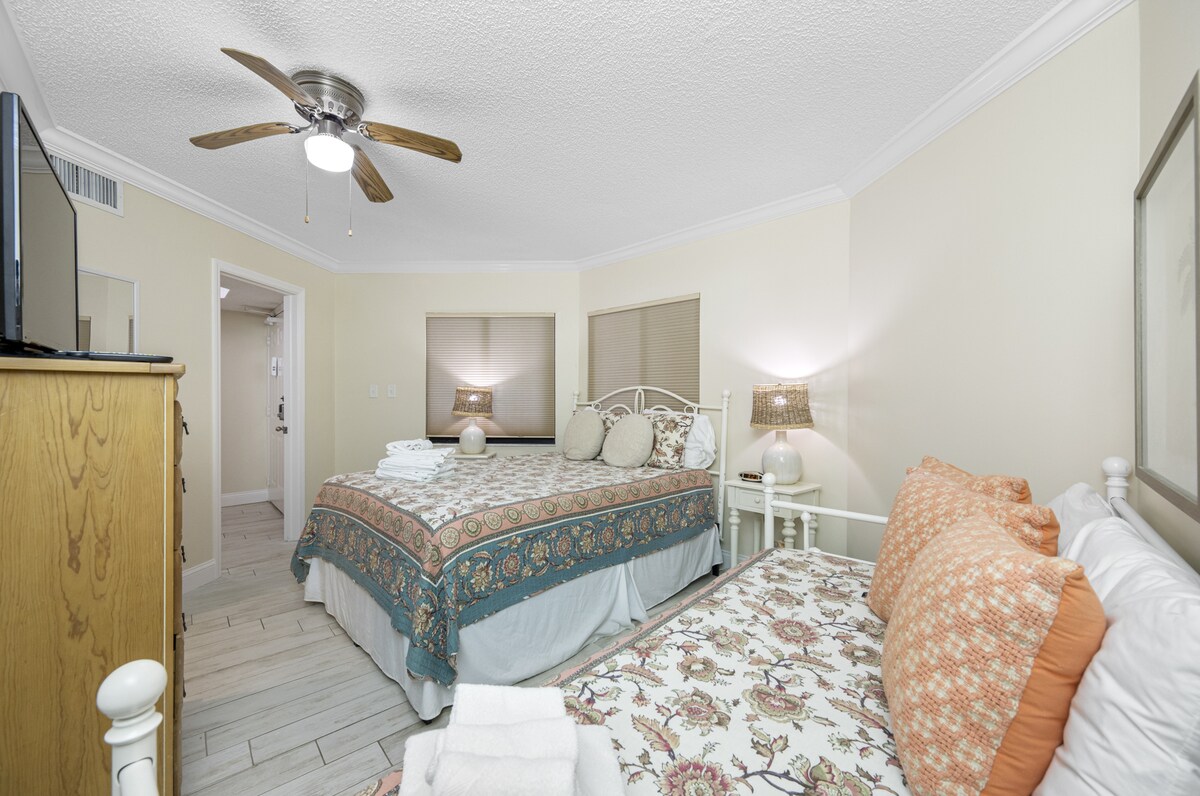 הזמנת חדר שינה לאורחים עם מצעים נוחים