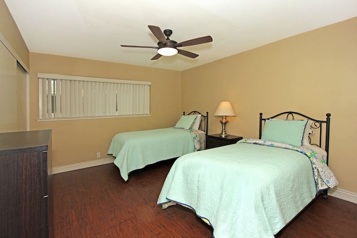 Spálňa 2 dvojlôžka