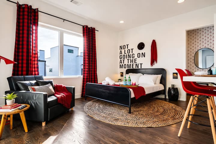 Discover your cozy oasis in the heart of Nashville! This chic vacation home is perfect for a laid-back getaway, featuring stylish decor and modern comforts. With Misfit Homes, enjoy all that Music City has to offer. Book now!